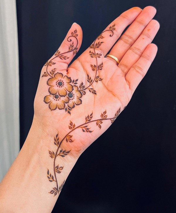 Vine and Leaf Mehndi